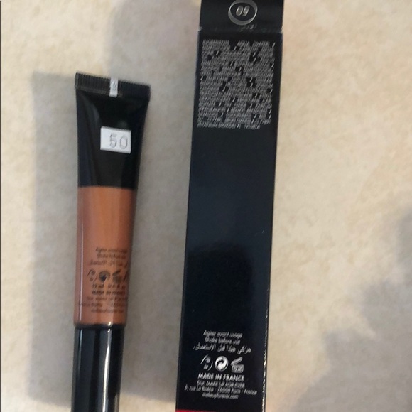 Makeup Forever ultra HD liquid highlighter - Picture 2 of 2